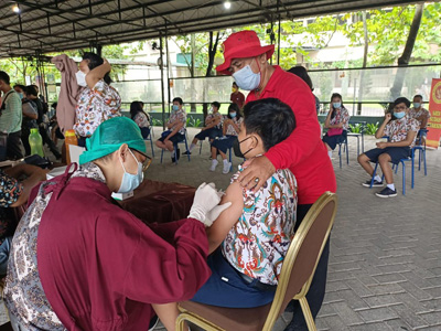 BIN Semarakkan Gerakan Vaksinasi Massal di Riau. Tak Perlu Mengantri, Lansia Butuh Vaksinasi Door To Door